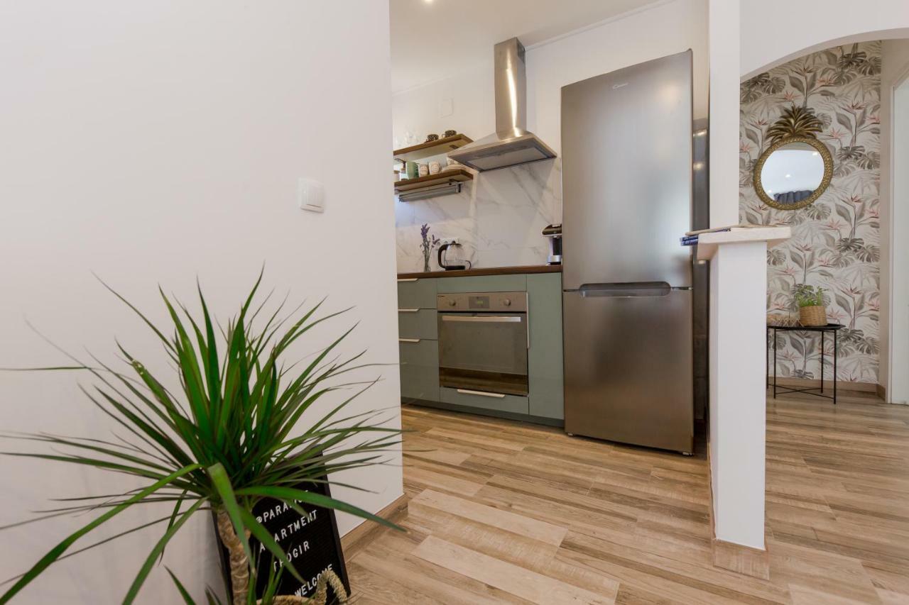 Apartment Lara Трогір Екстер'єр фото
